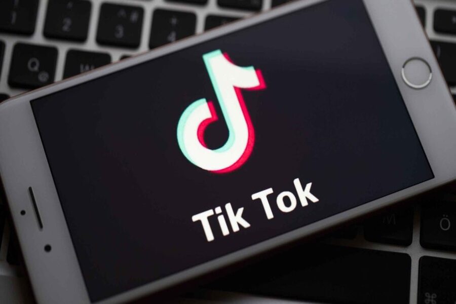 TikTok Imposes a 60-Minute Daily Screen Time Limit For Users Under The Age Of 18